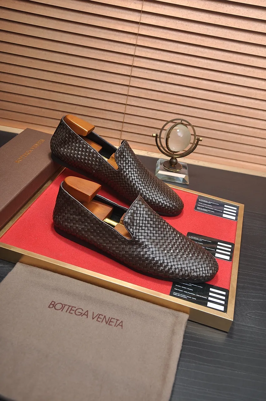 Men's shoes 💰600💶 [Botteg Venetta (BV)] (wallet shoes) exclusive new model official website new model The upper is made of high-quality top calfskin. Delicate feel and flowing luxurious texture. Tailored for refined men to create a noble aura. Detailed and regular Mark hand-stitching. Smooth lines. Full cowhide lining, comfortable to wash off sweat. 38-44